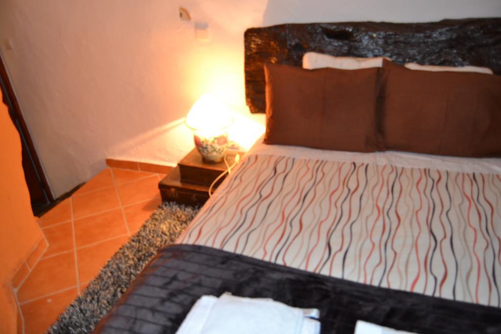Talasnal Montanhas De Amor Lousã Zimmer foto